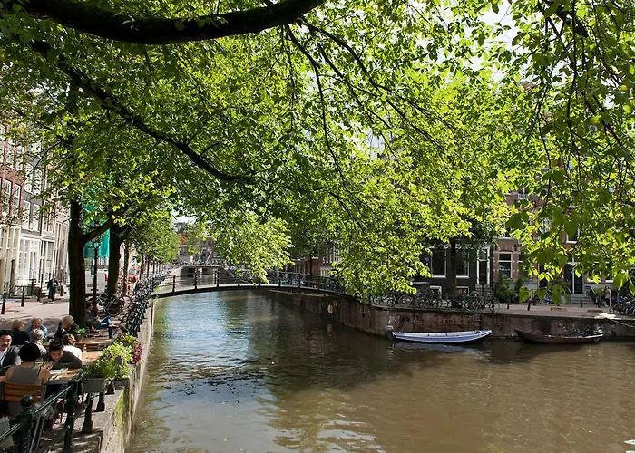 Grote Bickersstraat Hotel *