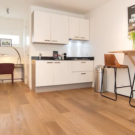 Grote Bickersstraat * Амстердам
